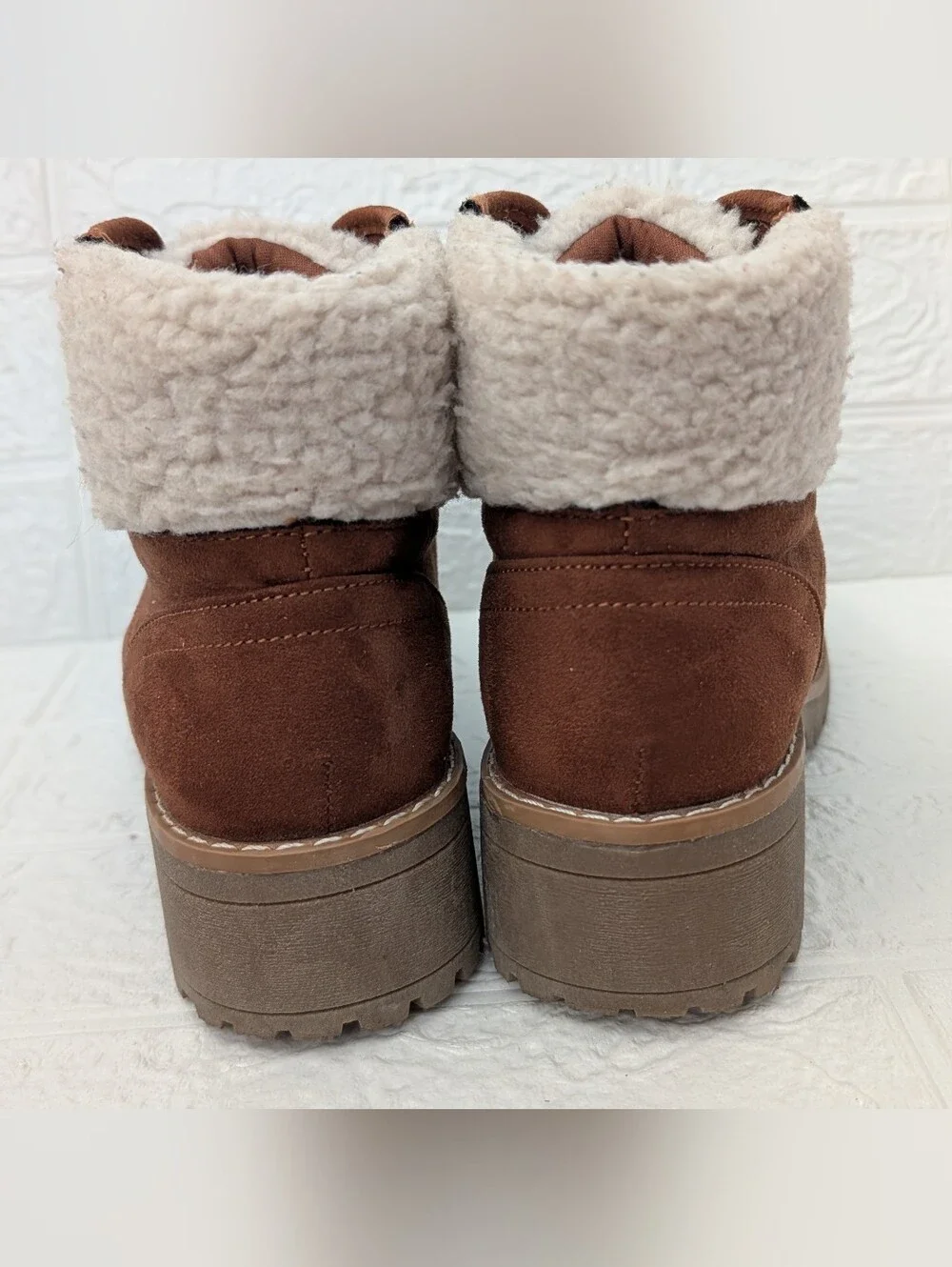 St.Johns bay Brown Suede Lace-Up Winter Ankle Boot Sz 7.5